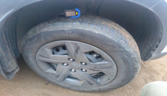 2025 Hyundai VENUE S Plus 1.2 Petrol MT, Petrol, Manual, 9,171 km, tyre