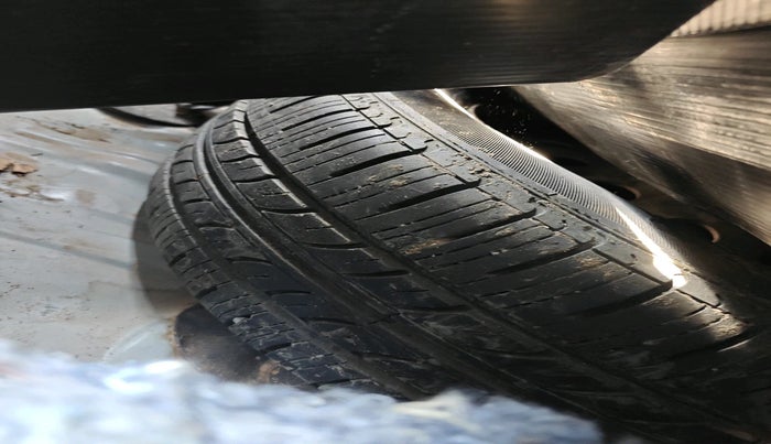 2013 Toyota Etios G, Petrol, Manual, 2,12,910 km, tyre