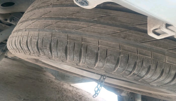 2022 Toyota Innova Crysta 2.7 ZX AT 7 STR, Petrol, Automatic, 21,323 km, tyre