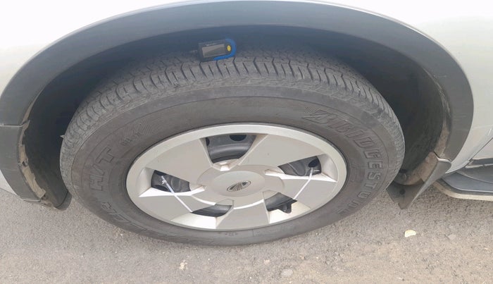 2016 Mahindra XUV500 W6, Diesel, Manual, 98,089 km, tyre