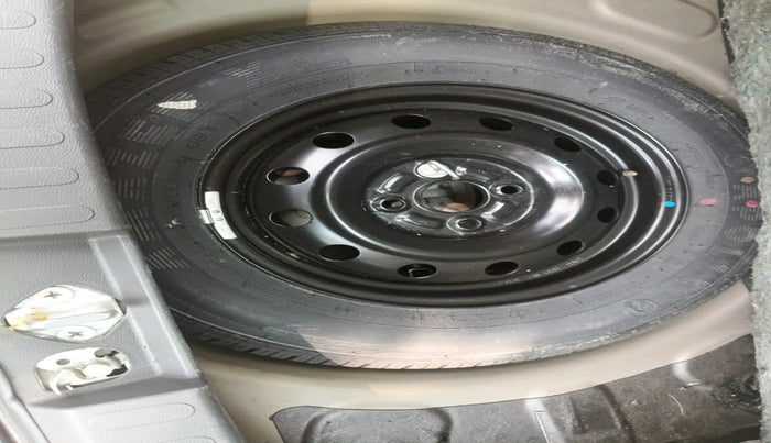 2015 Maruti Ritz VXI, Petrol, Manual, 23,570 km, tyre