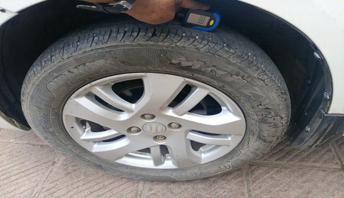 2013 Maruti Swift Dzire ZDI, Diesel, Manual, 94,246 km, tyre