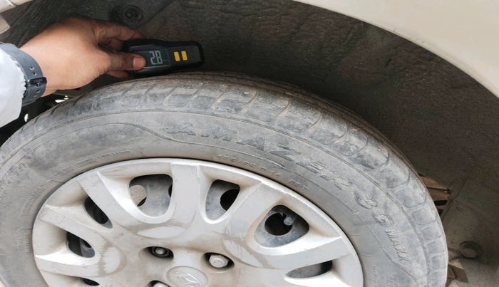 2011 Hyundai i20 MAGNA 1.2, Petrol, Manual, 1,44,531 km, tyre