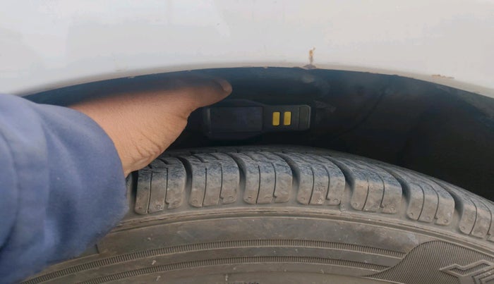 2015 Hyundai Verna FLUIDIC 4S 1.6 VTVT S, Petrol, Manual, 1,23,256 km, tyre