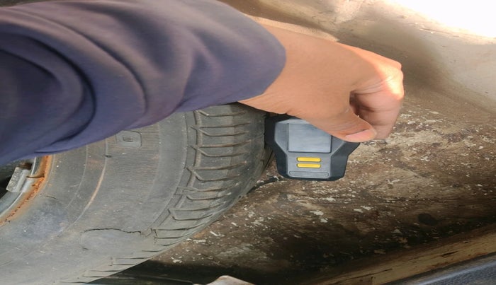 2015 Hyundai Verna FLUIDIC 4S 1.6 VTVT S, Petrol, Manual, 1,23,256 km, tyre