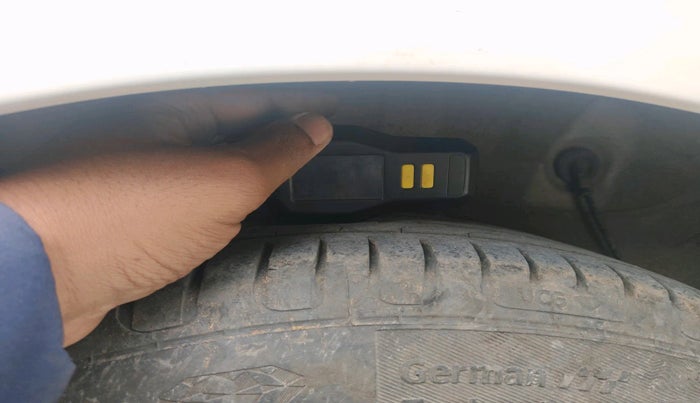 2015 Hyundai Verna FLUIDIC 4S 1.6 VTVT S, Petrol, Manual, 1,23,256 km, tyre