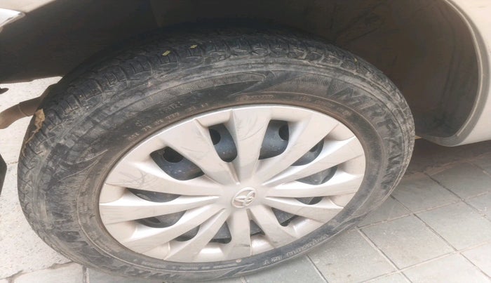 2012 Toyota Etios Liva G, Petrol, Manual, 32,770 km, tyre