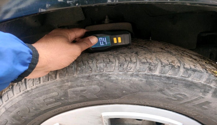 2017 Mahindra Scorpio S4 PLUS 1.99 INTELLI-HYBRID, Diesel, Manual, 66,890 km, tyre