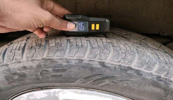 2017 Mahindra Scorpio S4 PLUS 1.99 INTELLI-HYBRID, Diesel, Manual, 66,890 km, tyre