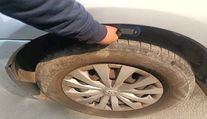 2015 Toyota Etios Liva G, Petrol, Manual, 40,553 km, tyre