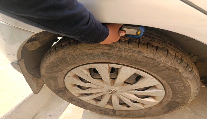 2015 Toyota Etios Liva G, Petrol, Manual, 40,553 km, tyre