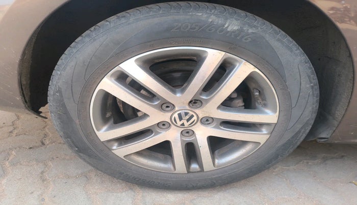 2016 Volkswagen Jetta HIGHLINE TDI AT, Diesel, Automatic, 90,791 km, tyre