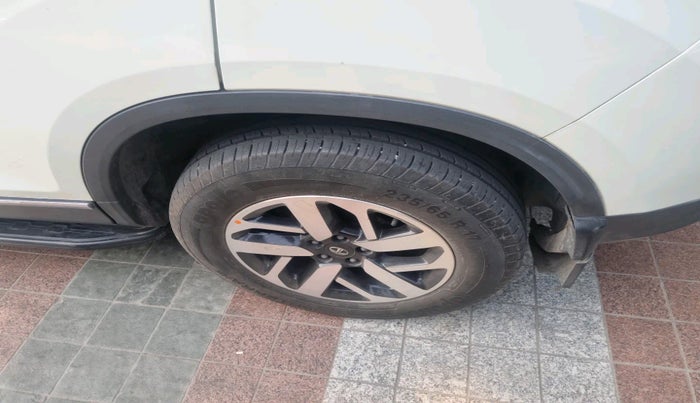 2021 Tata Harrier XZA PLUS 2.0L, Diesel, Automatic, 50,230 km, tyre