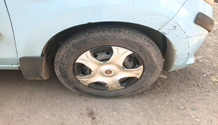 2012 Maruti Alto 800 LXI CNG, Petrol, Manual, 1,20,742 km, tyre