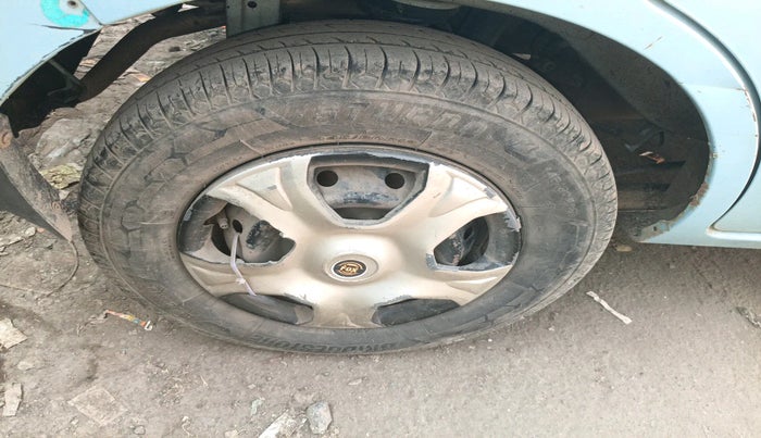 2012 Maruti Alto 800 LXI CNG, Petrol, Manual, 1,20,742 km, tyre