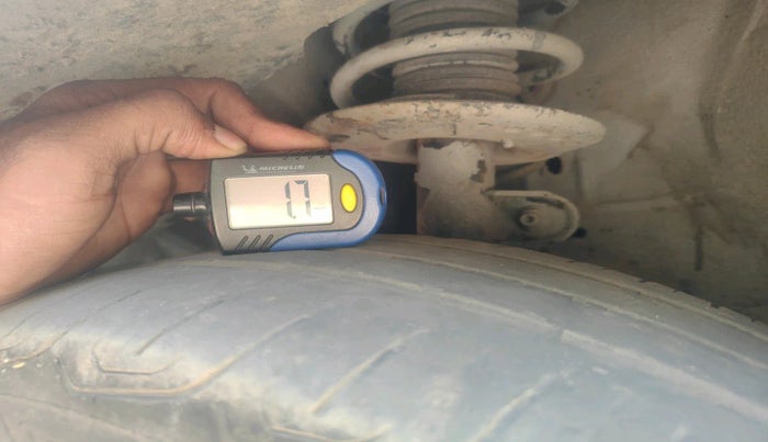 2018 Mahindra Kuv100 K2 TRIP CNG, Petrol, Manual, 1,49,742 km, tyre