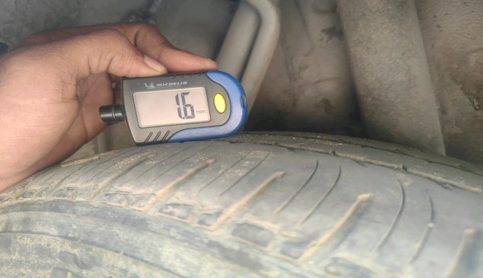 2018 Mahindra Kuv100 K2 TRIP CNG, Petrol, Manual, 1,49,742 km, tyre