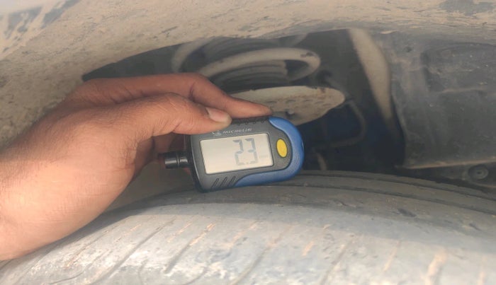 2018 Mahindra Kuv100 K2 TRIP CNG, Petrol, Manual, 1,49,742 km, tyre