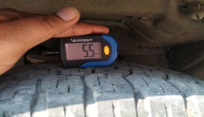 2018 Tata Hexa XE 4X2 7 STR, Diesel, Manual, 1,21,828 km, tyre