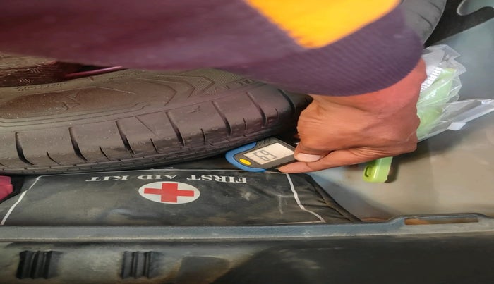 2022 Volkswagen VIRTUS TOPLINE TSI 1.0 MT, Petrol, Manual, 61,313 km, tyre