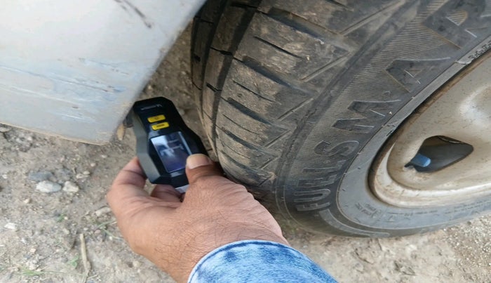 2011 Chevrolet Beat LT OPT PETROL, Petrol, Manual, 1,12,365 km, tyre