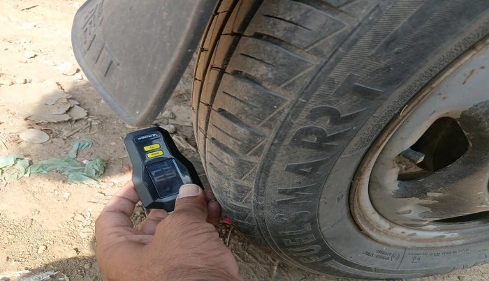 2011 Chevrolet Beat LT OPT PETROL, Petrol, Manual, 1,12,365 km, tyre