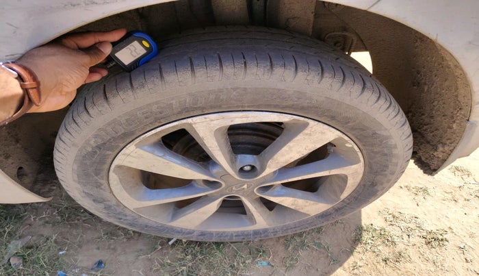 2016 Hyundai Elite i20 ASTA 1.2 (O), Petrol, Manual, 1,07,777 km, tyre