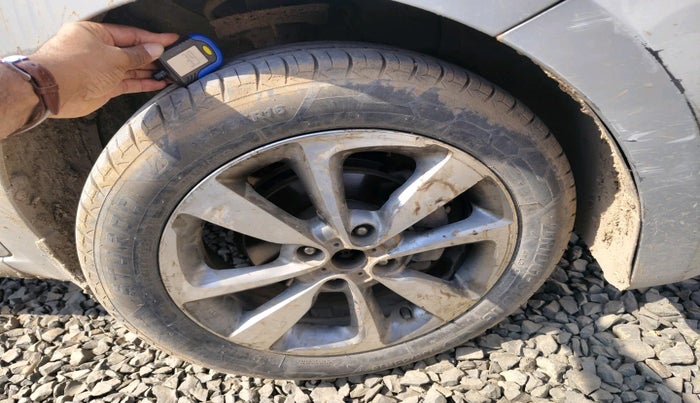 2016 Hyundai Elite i20 ASTA 1.2 (O), Petrol, Manual, 1,07,777 km, tyre