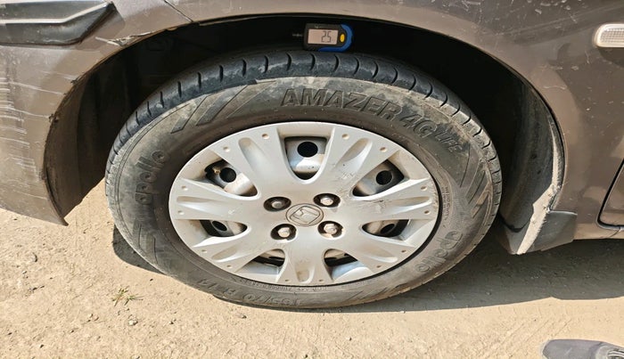 2013 Honda Brio E MT, Petrol, Manual, 74,733 km, tyre