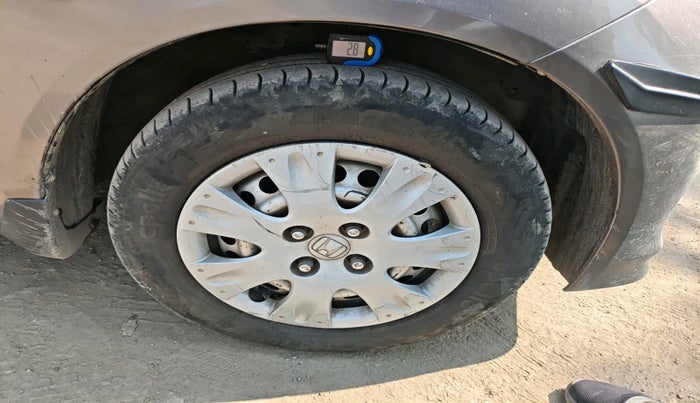 2013 Honda Brio E MT, Petrol, Manual, 74,733 km, tyre