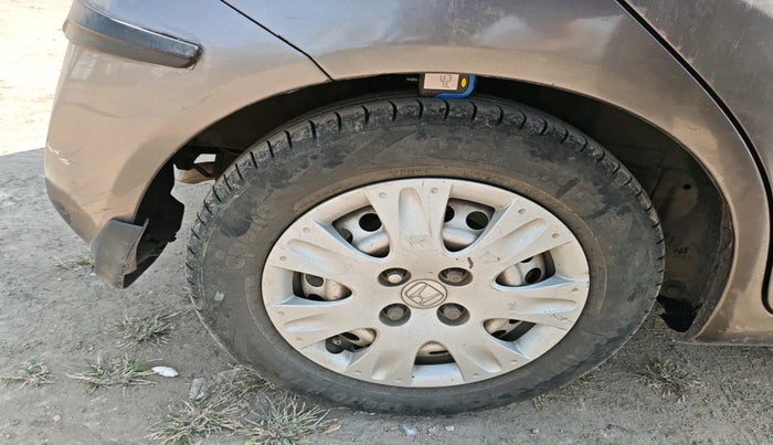 2013 Honda Brio E MT, Petrol, Manual, 74,733 km, tyre