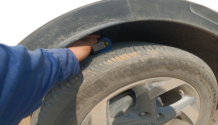 2021 Hyundai VENUE SX 1.5 CRDI, Diesel, Manual, 1,19,986 km, tyre