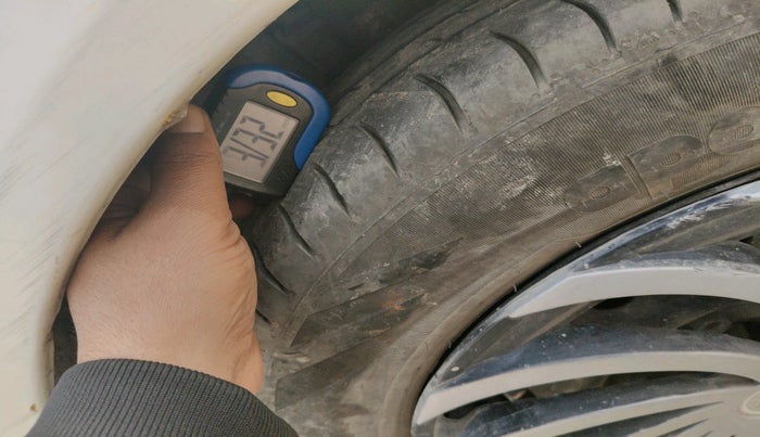 2014 Ford Figo ZXI 1.2 PETROL, Petrol, Manual, 81,778 km, tyre