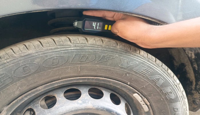 2014 Maruti Alto 800 LXI, Petrol, Manual, 70,466 km, tyre