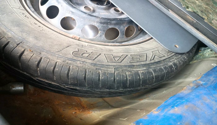 2014 Maruti Alto 800 LXI, Petrol, Manual, 70,466 km, tyre