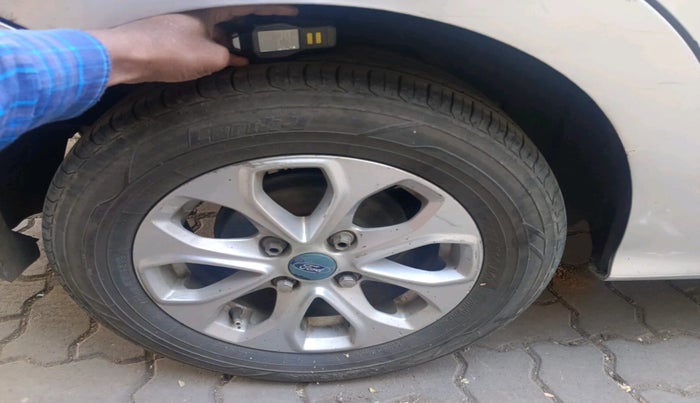 2016 Ford Figo Aspire TITANIUM1.5 DIESEL, Diesel, Manual, 2,31,673 km, tyre