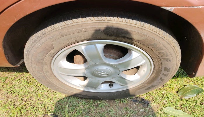 2011 Hyundai Verna TRANSFORM 1.5 SX AT CRDI, Diesel, Automatic, 1,74,915 km, tyre