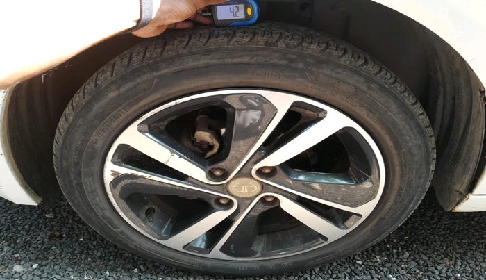 2020 Tata ALTROZ XZ PETROL, Petrol, Manual, 41,346 km, tyre