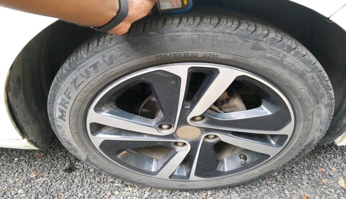 2020 Tata ALTROZ XZ PETROL, Petrol, Manual, 41,346 km, tyre