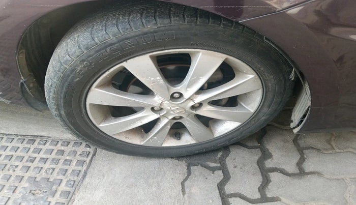 2012 Hyundai Verna FLUIDIC 1.6 CRDI SX, Diesel, Manual, 1,16,961 km, tyre