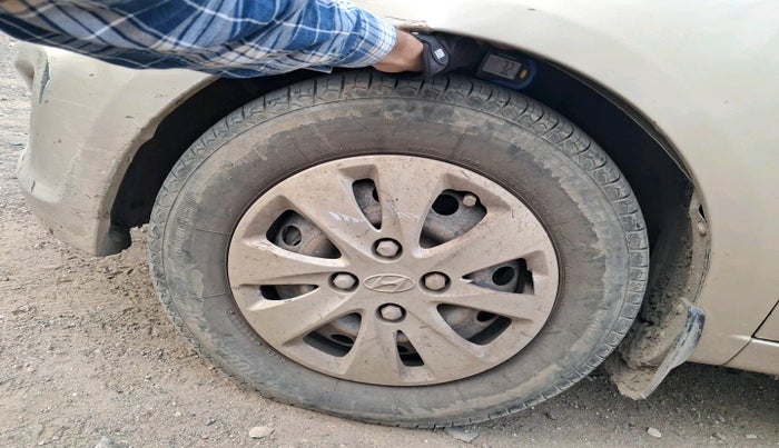 2011 Hyundai i10 MAGNA 1.2, Petrol, Manual, 1,16,383 km, tyre