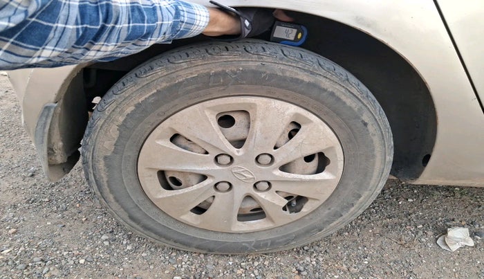 2011 Hyundai i10 MAGNA 1.2, Petrol, Manual, 1,16,383 km, tyre