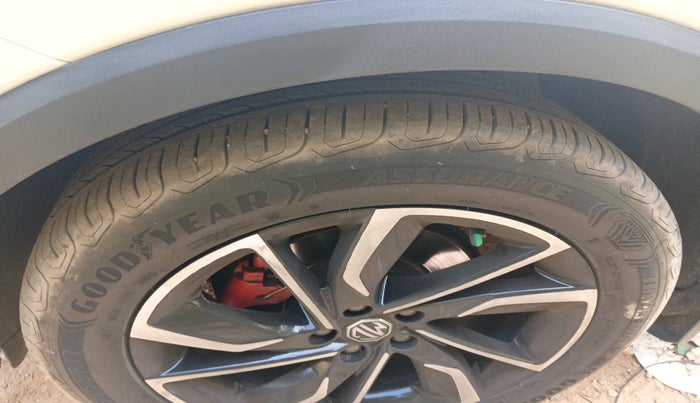 2022 MG ASTOR SHARP 1.3 TURBO AT, Petrol, Automatic, 26,044 km, tyre