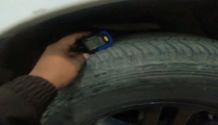 2016 Toyota Fortuner 3.0 4X4 AT, Diesel, Automatic, 2,64,310 km, tyre