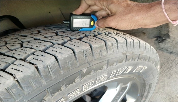 2022 Mahindra Thar LX D AT 4WD HT, Diesel, Automatic, 74,597 km, tyre