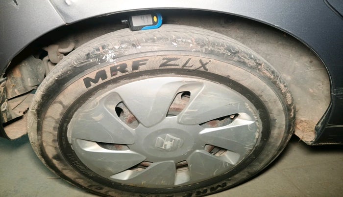 2015 Maruti Celerio VXI AMT, Petrol, Automatic, 1,84,009 km, tyre