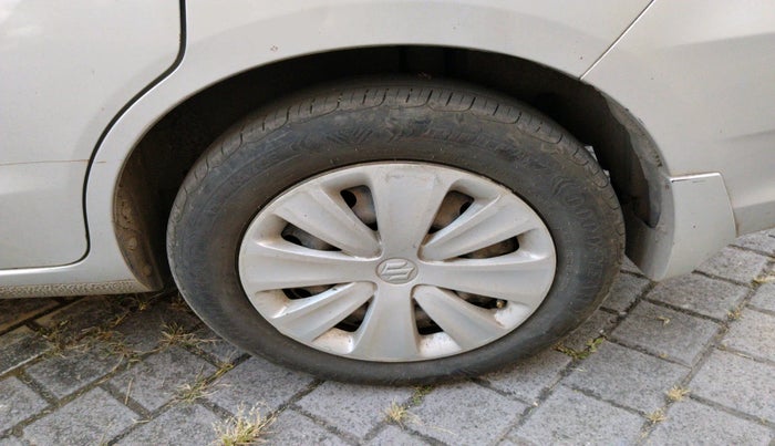 2017 Maruti Ertiga VXI CNG, Petrol, Manual, 69,110 km, tyre