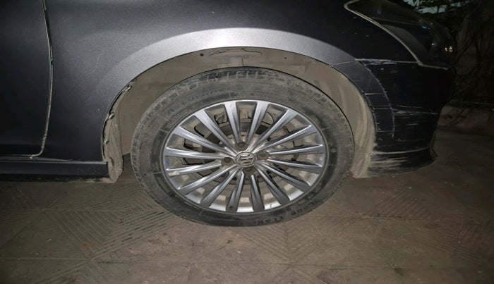 2015 Maruti Ciaz ZXI+ RS, Petrol, Manual, 1,18,329 km, tyre