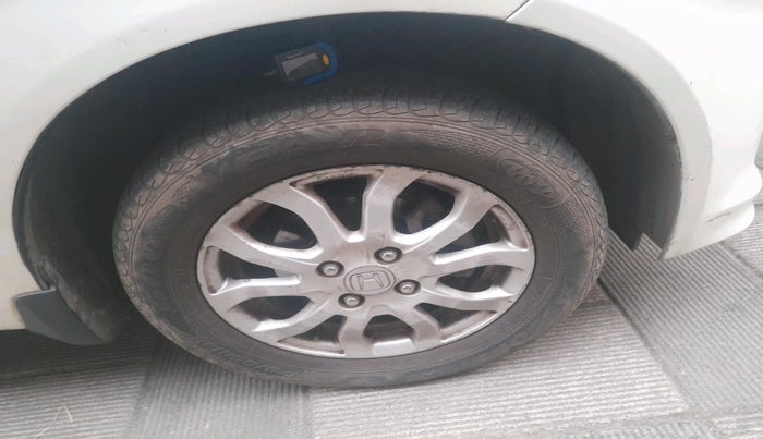 2013 Honda Amaze 1.2L I-VTEC VX, Petrol, Manual, 1,16,435 km, tyre