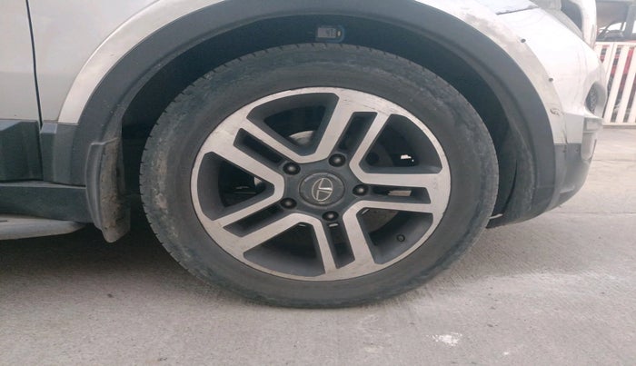 2018 Tata Hexa XTA 4X2 7 STR, Diesel, Automatic, 70,296 km, tyre